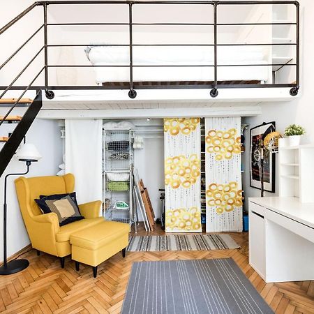 Live Like A Local At The Rustic Hockey Hut Apartment บูดาเปสต์ ภายนอก รูปภาพ