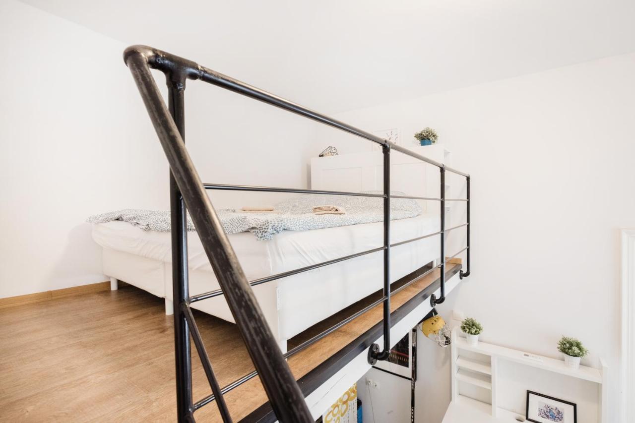 Live Like A Local At The Rustic Hockey Hut Apartment บูดาเปสต์ ภายนอก รูปภาพ
